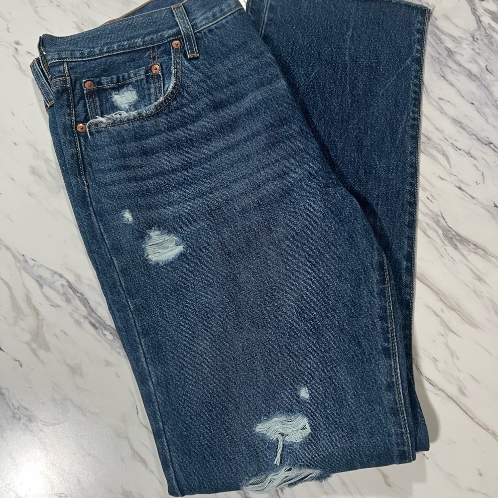 Levi’s Distressed Women's Jeans